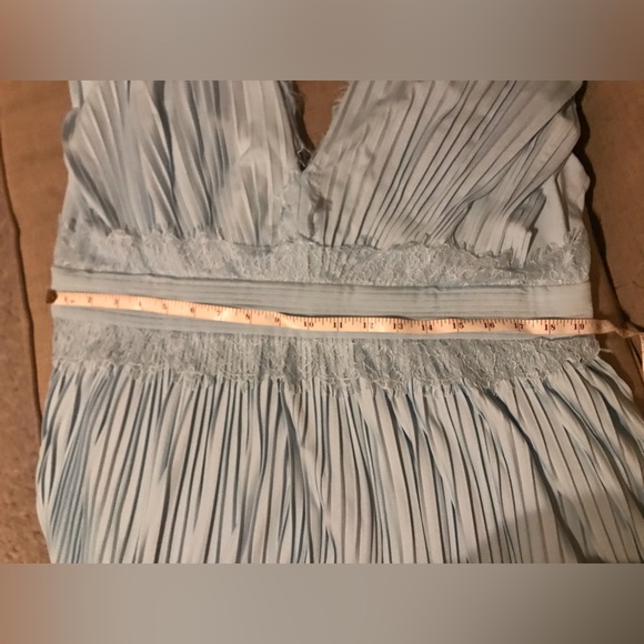 NWT ASOS plus pleated Sleeveless V-neck maxi dress - Picture 9 of 10